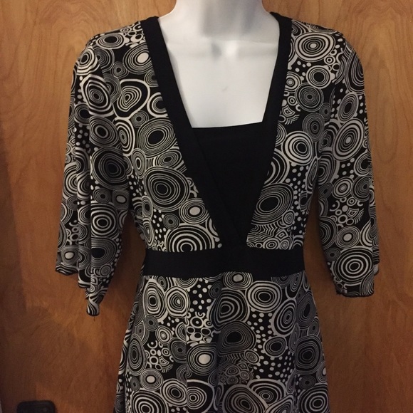 Black & White Olivia Paige Tie Back Tunic Size Small - Picture 3 of 7